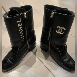 Chanel boots 19B